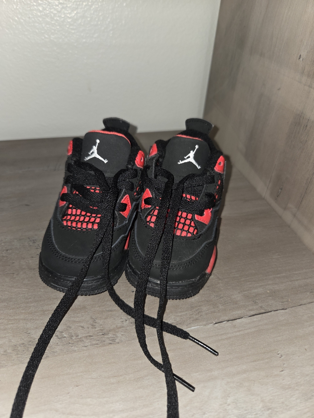 Jordan Kids' Black and Red Retro Basketball Shoes